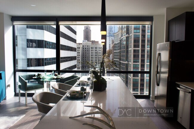 Foto del edificio - 75 E Lake St