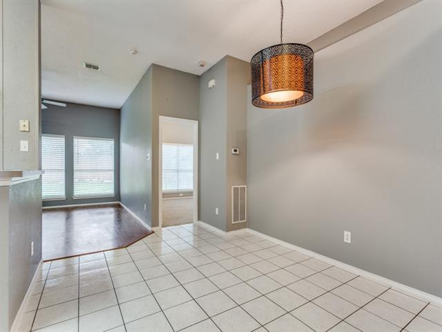 Foto del edificio - 2718 Chatsworth Dr