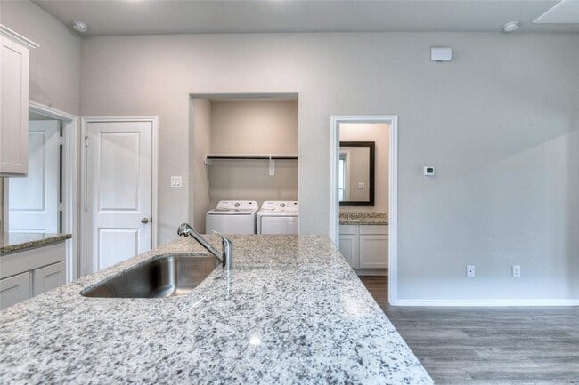 Building Photo - 9582 Darkwood St