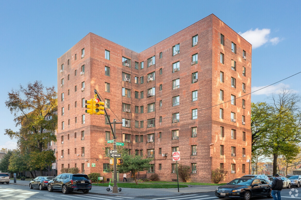 Parkchester 2000 E Tremont Ave Bronx, NY 10462