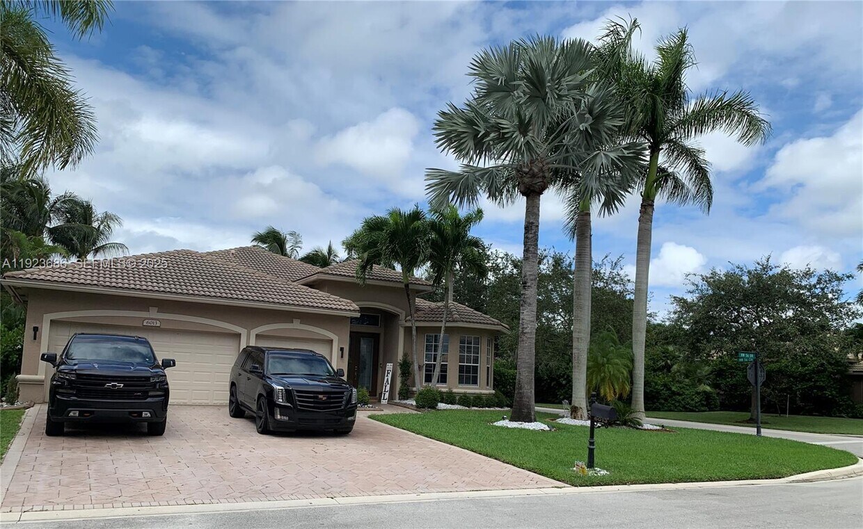 Primary Photo - 6013 NW 56th Dr