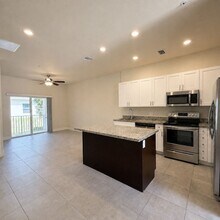 Building Photo - 3221-3409-3409 SW 8th Pl