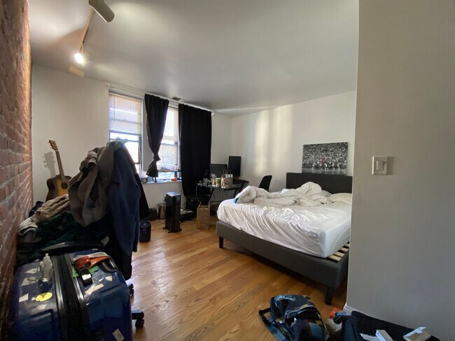 Foto del edificio - 2 bed/1 bath in Allston