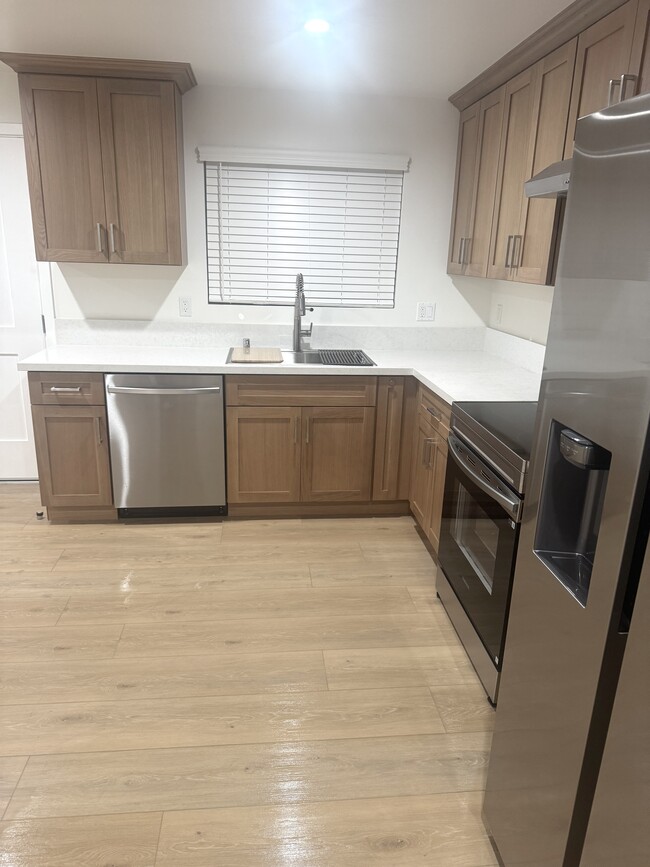 Foto del edificio - 1839 Lowe St