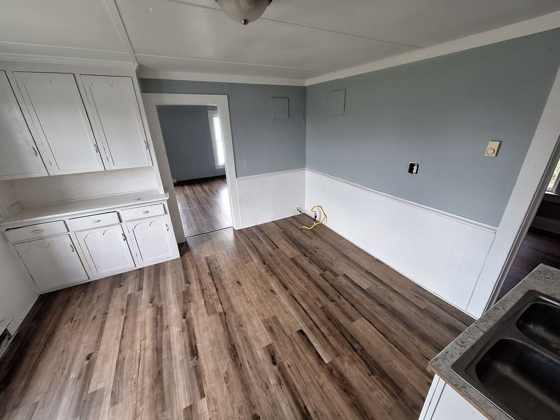 Primary Photo - 520 W 17th Street