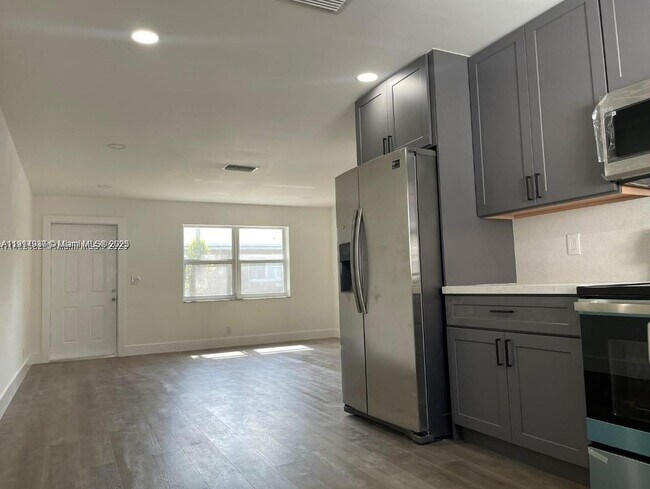 Foto del edificio - 1814 SW 22nd St