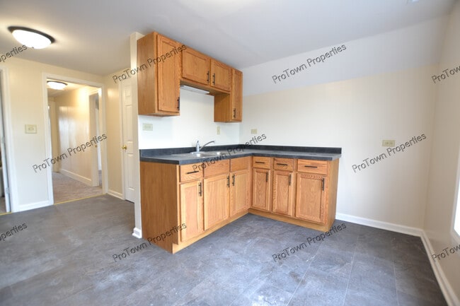 Building Photo - 407 Herkimer St