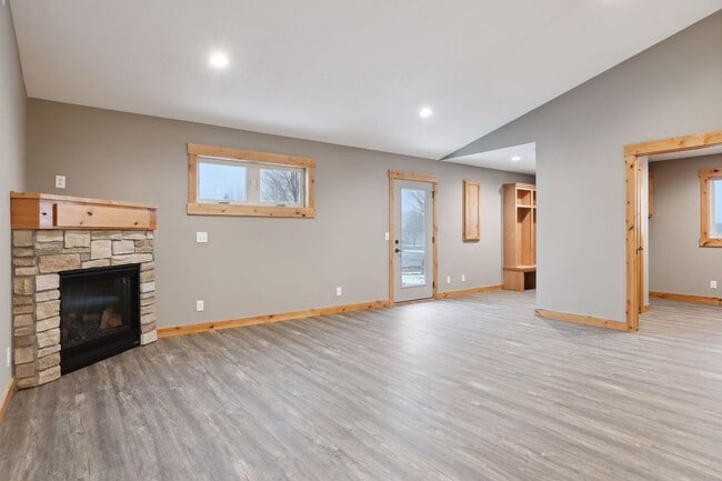 Building Photo - 1620 Mallard Ave