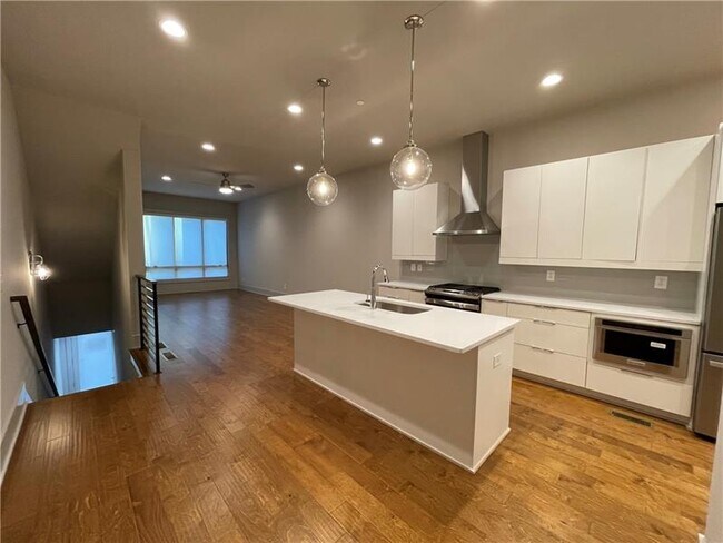 Building Photo - 106 City View Ct NE