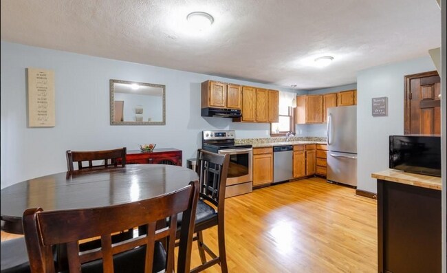 Foto del edificio - 52 Winnepurkit Ave