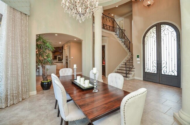 Building Photo - 12316 Oak Bend Cir