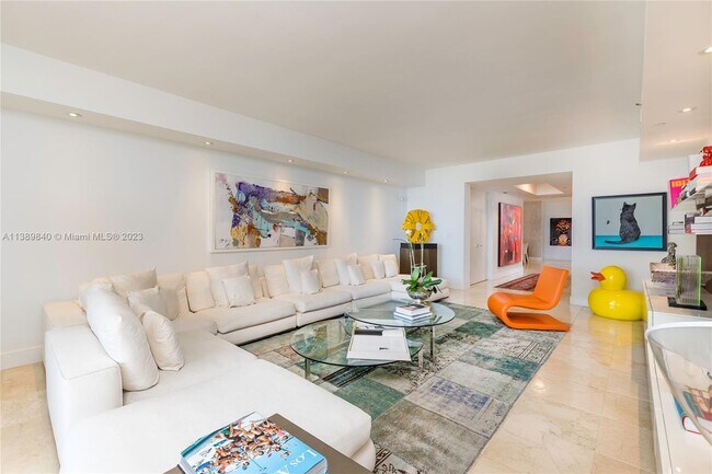 Building Photo - 791 Crandon Blvd