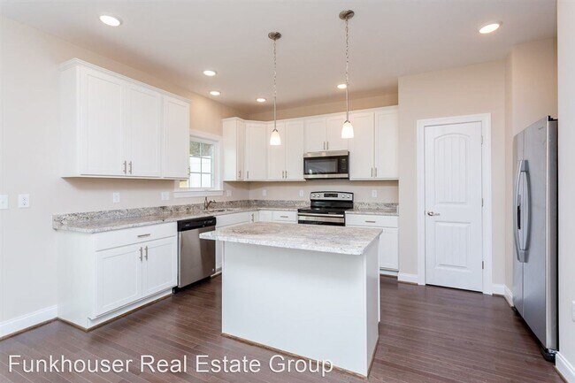 Building Photo - 3 br, 2.5 bath House - 1236 Bluemoon Dr