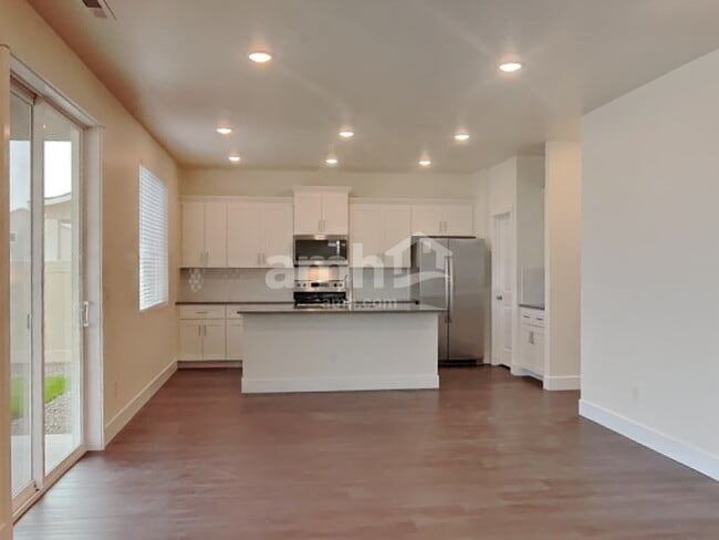 Building Photo - 1465 N Alderleaf Rd
