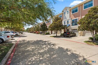 Building Photo - 13420 Lyndhurst St