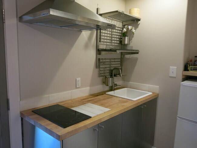 Building Photo - 805 East Smith Street, Unit Apartment