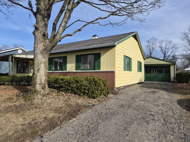 Building Photo - 5309 W Hill Dr