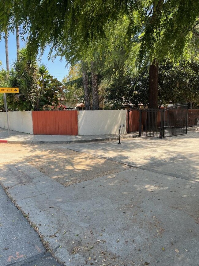 Wall Around House - 3836 Laurel Canyon Blvd