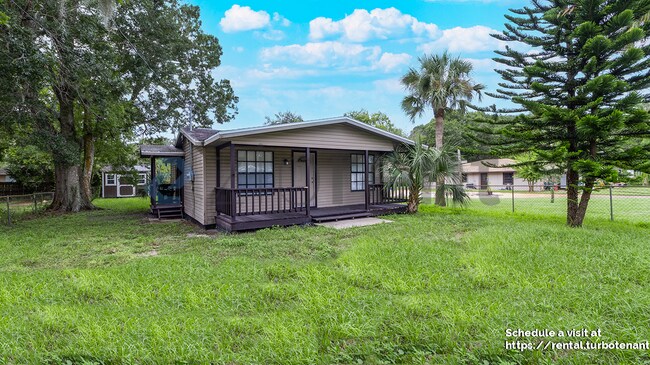 Foto del edificio - 1584 Selma Ave