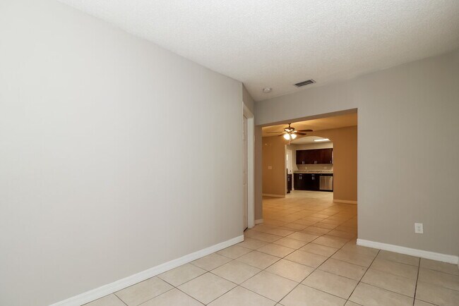 Foto del edificio - 6173 71st St N