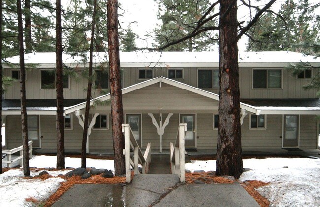 Building Photo - 817 Oriole Way