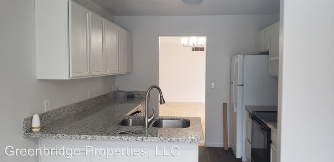 Building Photo - 3526-3528 NE 148th Ave