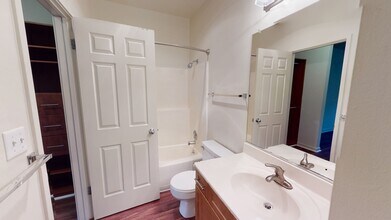 Interior Photo - 2000 Post