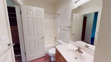 Interior Photo - 2000 Post