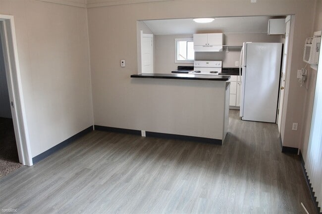 Building Photo - 2 br, 1 bath House - 1828 West Mallon Aven...