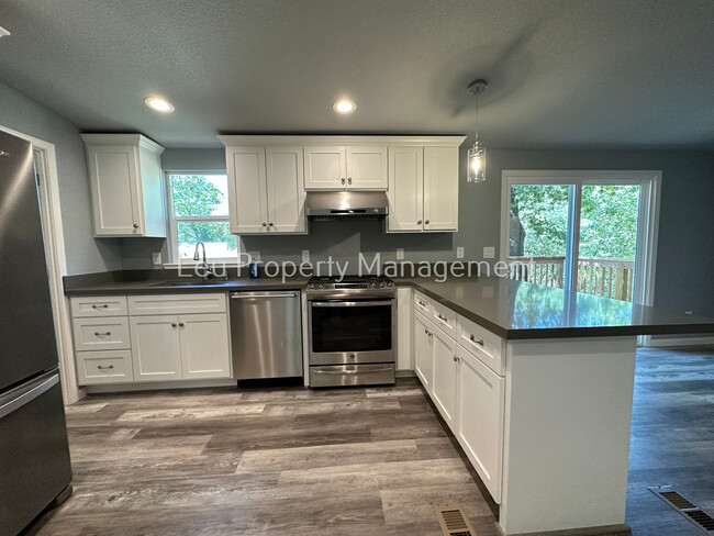 Foto del edificio - 2592 Caswell Rd