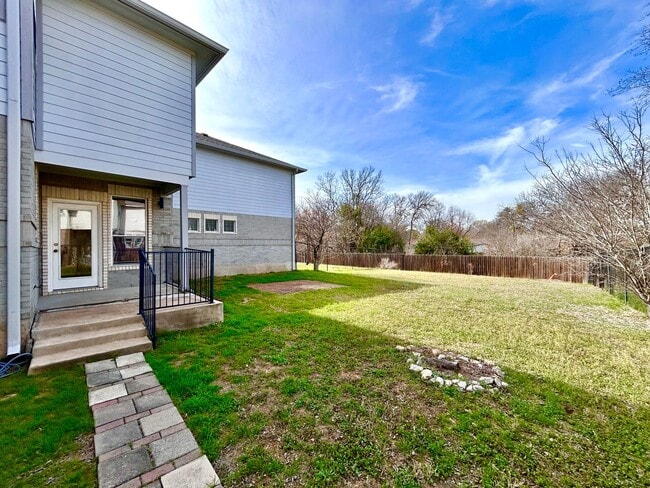 Building Photo - Beautiful 3BR, 2.5BA Two-Story Home with Laundry Room & 2-Car Garage