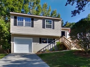 Building Photo - 64 Sweet Thorne Cir