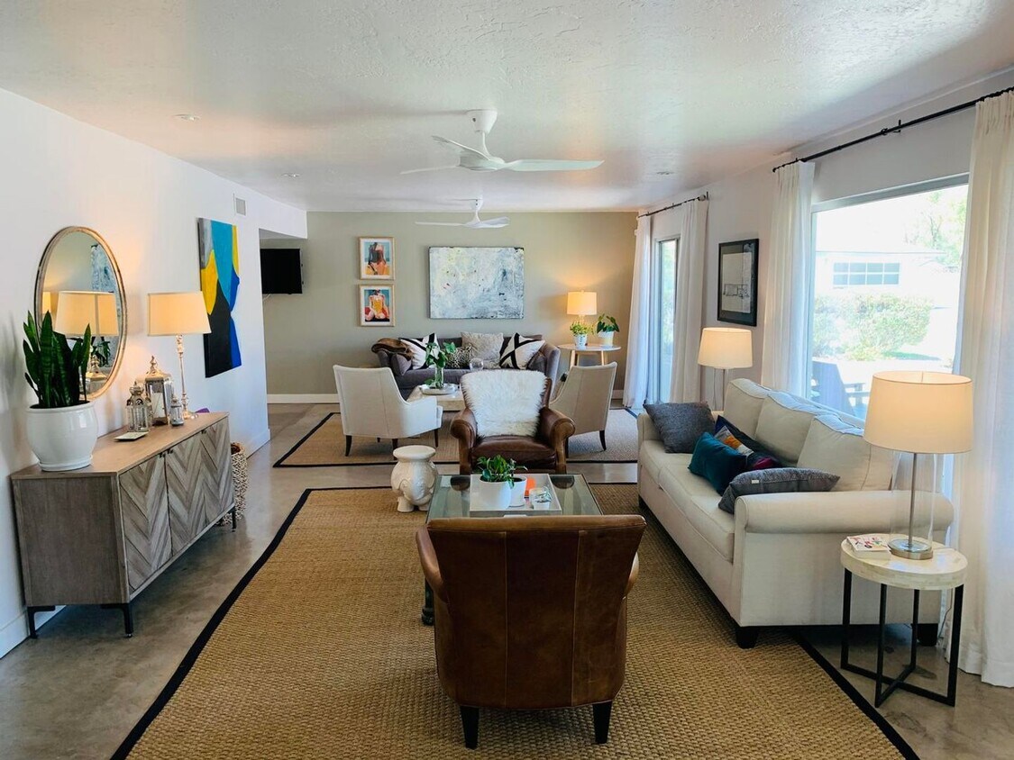 Foto principal - 4629 E Earll Dr