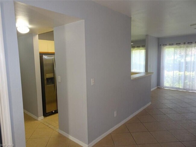 Building Photo - Beautiful Naples condo Berkshire Lakes