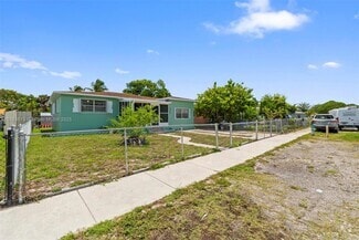 Building Photo - 2502 Funston St