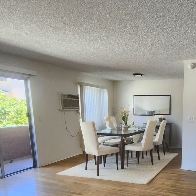 Foto del edificio - 400 Serrano Ave