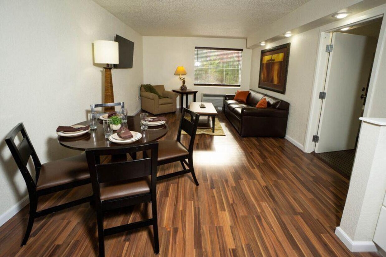 Foto principal - 245 Jess-Jo Pkwy