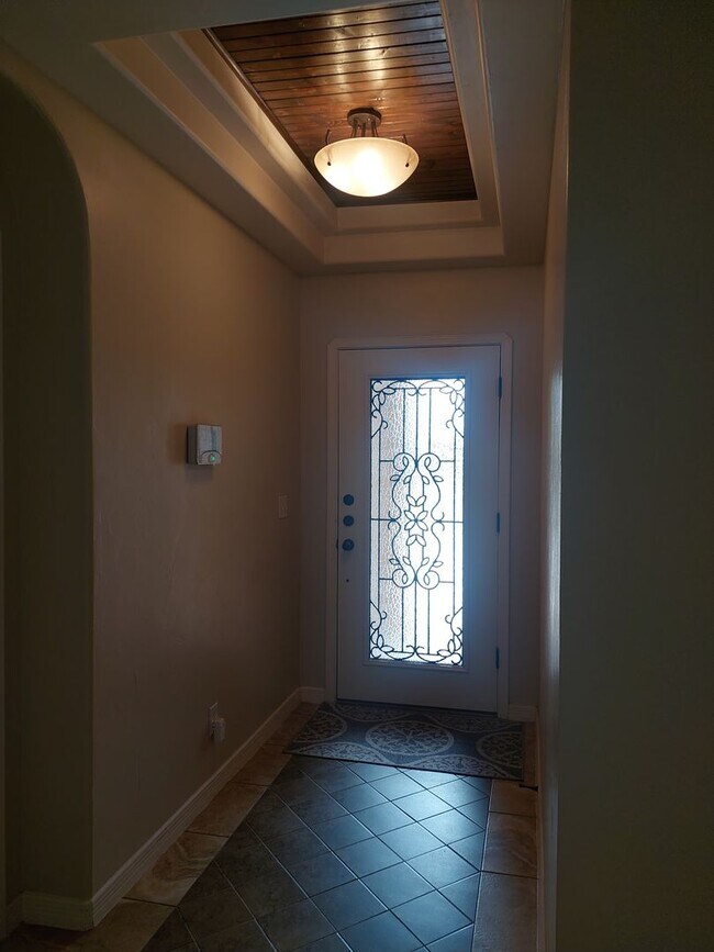 Foto del edificio - 3 bedroom 2 bathroom beautiful rental ! Av...
