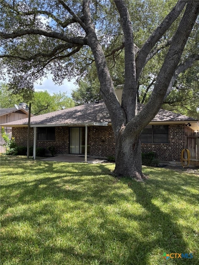 Building Photo - 417 Ivanhoe Dr