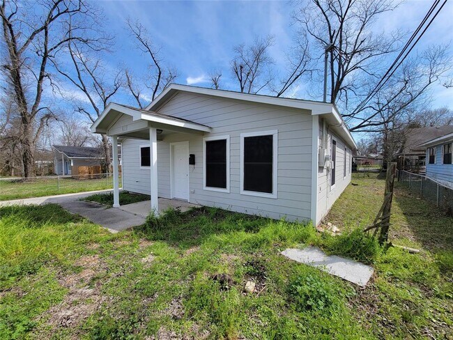 Building Photo - 617 Avenue I