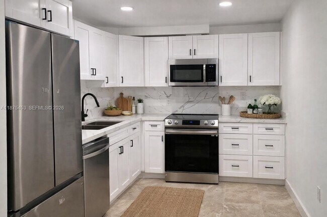 Foto del edificio - 500 Bayview Dr