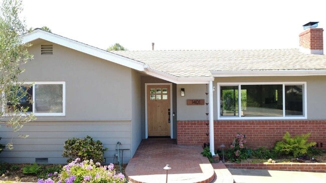 Building Photo - 1401 Forest Ave