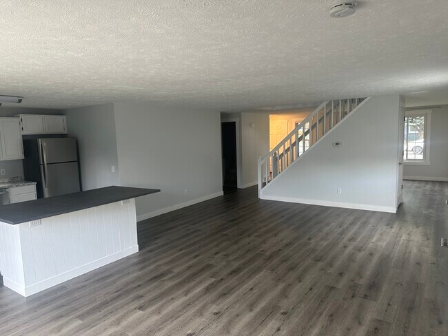 Building Photo - 3524 English Ct
