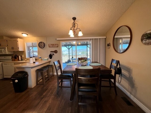 Foto del edificio - 775 Pegasus Ranch Rd