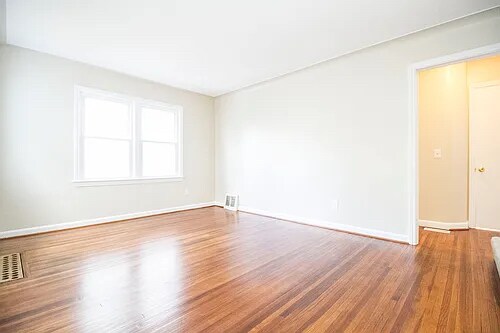 Foto del edificio - 2125 Loxley Rd