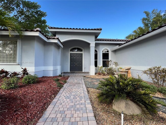 Building Photo - 780 Regal Cove Rd