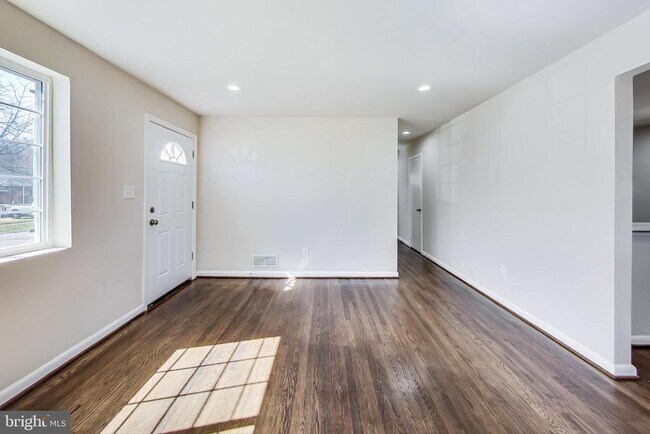 Foto del edificio - 4617 Creek Shore Dr