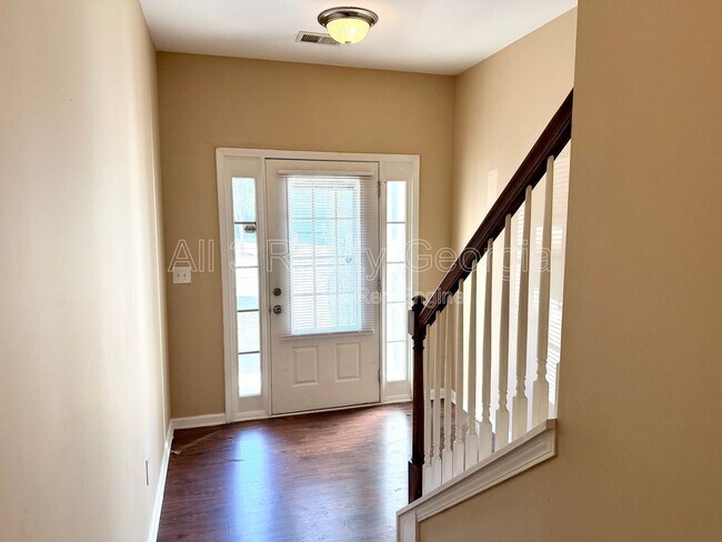 Building Photo - 2390 Camden Oak Way