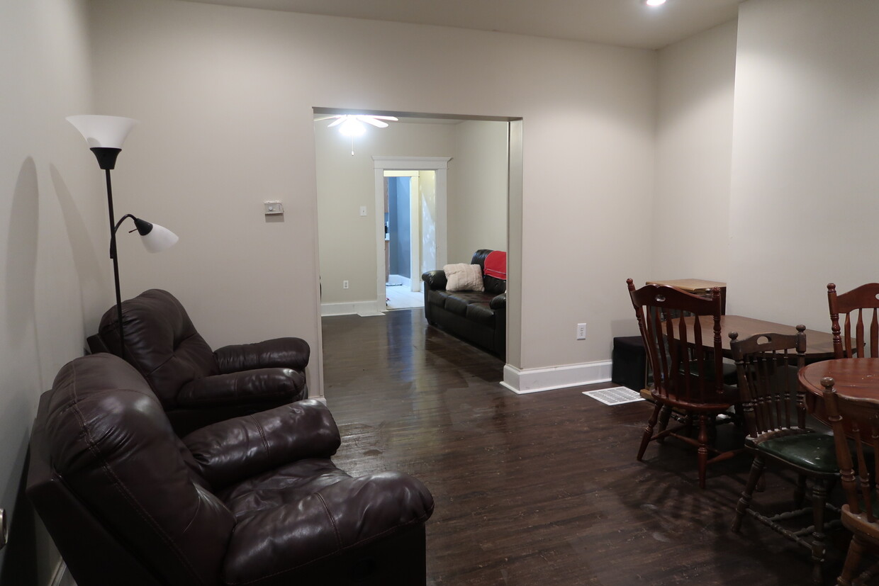 Foto principal - 1515 Summit St