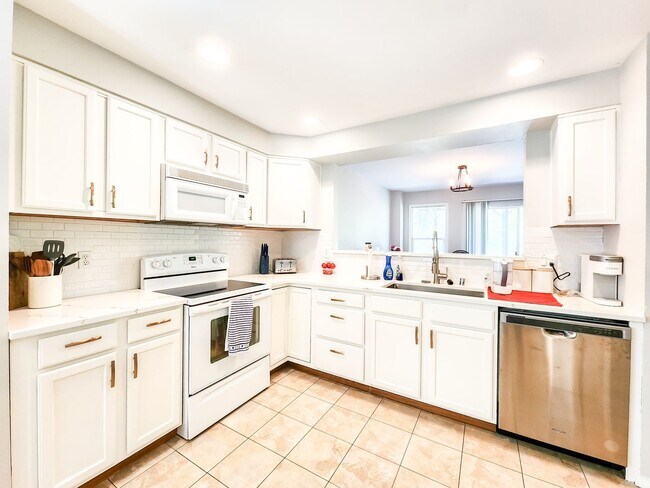 Foto del edificio - Available SEPTEMBER - 3bd Home on Gleneagl...
